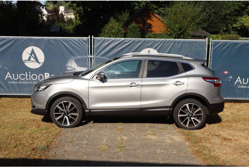 Nissan QASHQAI - سيارة دفع رباعي: صورة 2 Nissan QASHQAI - سيارة دفع رباعي: صورة 2