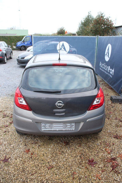 Opel Corsa - سيدان: صورة 4 Opel Corsa - سيدان: صورة 4