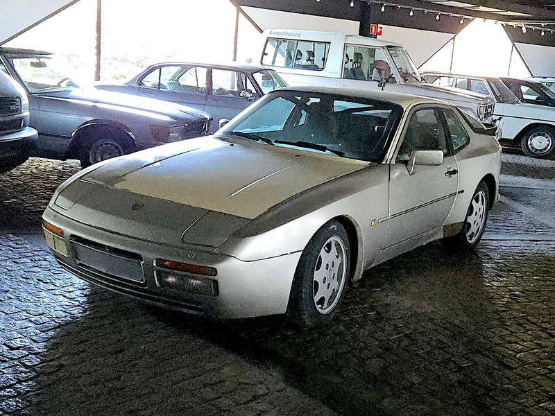Porsche 944 Turbo - سيدان: صورة 1 Porsche 944 Turbo - سيدان: صورة 1
