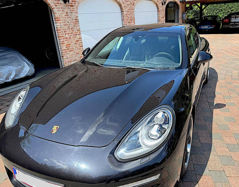 Porsche Panamera 3.0 V6 Diesel - سيدان: صورة 1 Porsche Panamera 3.0 V6 Diesel - سيدان: صورة 1