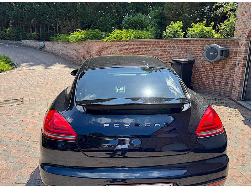 Porsche Panamera 3.0 V6 Diesel - سيدان: صورة 2 Porsche Panamera 3.0 V6 Diesel - سيدان: صورة 2