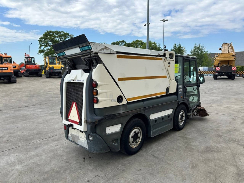 Schmidt Swingo 225 - سياره كنس شوارع: صورة 4 Schmidt Swingo 225 - سياره كنس شوارع: صورة 4