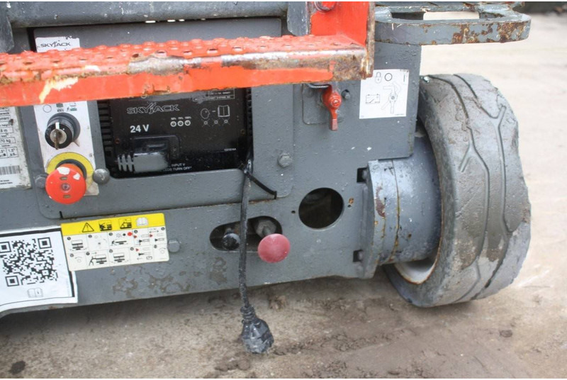 رافعة هيدروليكية مقصية Skyjack SJ 3219: صورة 7