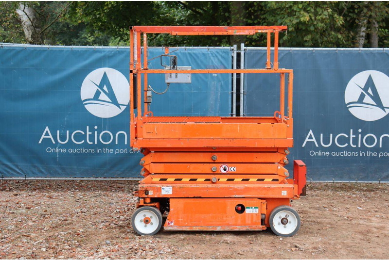 Skyjack SJ3219 - رافعة هيدروليكية مقصية: صورة 2 Skyjack SJ3219 - رافعة هيدروليكية مقصية: صورة 2