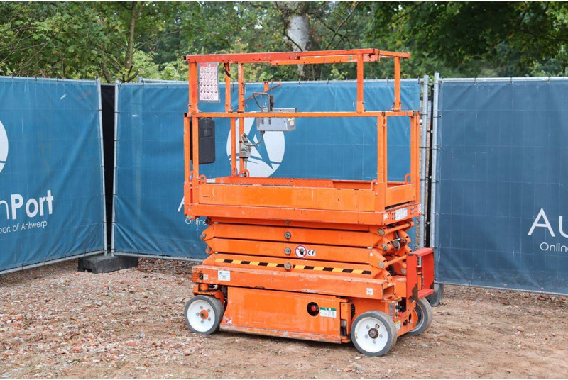 Skyjack SJ3219 - رافعة هيدروليكية مقصية: صورة 3 Skyjack SJ3219 - رافعة هيدروليكية مقصية: صورة 3