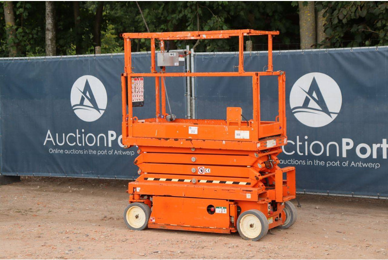 Skyjack SJ3219 - رافعة هيدروليكية مقصية: صورة 3 Skyjack SJ3219 - رافعة هيدروليكية مقصية: صورة 3