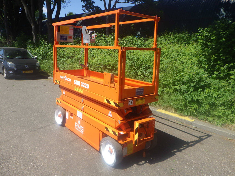 Skyjack SJ3220 - رافعة هيدروليكية مقصية: صورة 3 Skyjack SJ3220 - رافعة هيدروليكية مقصية: صورة 3