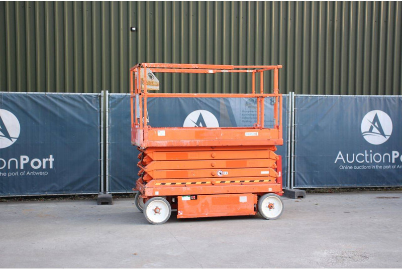 Skyjack SJ4632 - رافعة هيدروليكية مقصية: صورة 1 Skyjack SJ4632 - رافعة هيدروليكية مقصية: صورة 1