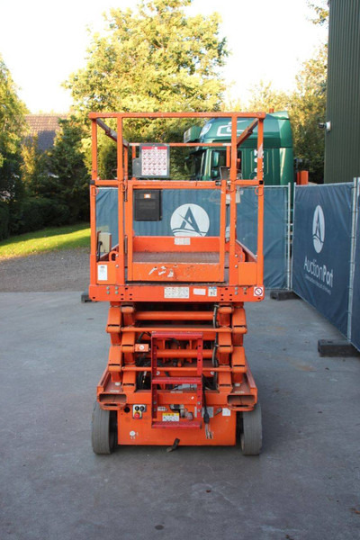 Skyjack SJ4632 - رافعة هيدروليكية مقصية: صورة 4 Skyjack SJ4632 - رافعة هيدروليكية مقصية: صورة 4
