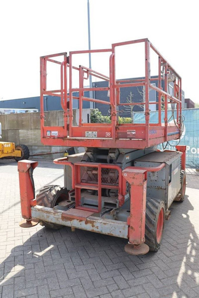 Skyjack SJ6832RT - رافعة هيدروليكية مقصية: صورة 5 Skyjack SJ6832RT - رافعة هيدروليكية مقصية: صورة 5