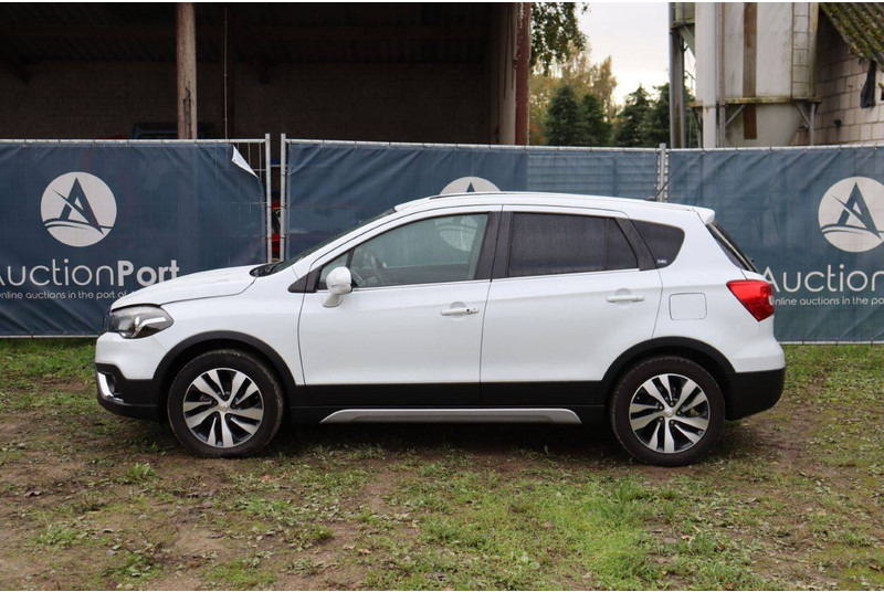 Suzuki SX4 - سيدان: صورة 2 Suzuki SX4 - سيدان: صورة 2