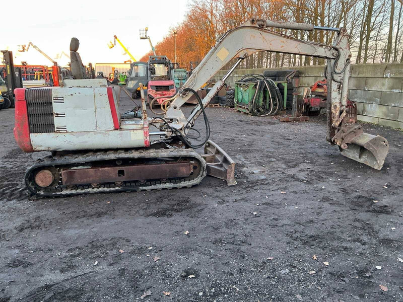 حفار زحاف Takeuchi TB045: صورة 10