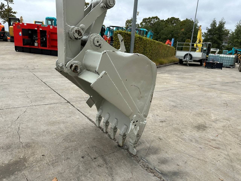 حفار زحاف Takeuchi TB160C: صورة 10