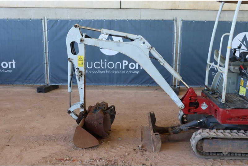 حفارة مُصَّغرة Takeuchi TB216: صورة 9