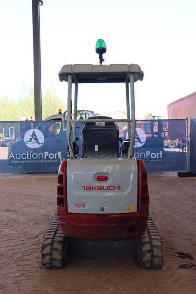 Takeuchi TB216 - حفارة مُصَّغرة: صورة 4 Takeuchi TB216 - حفارة مُصَّغرة: صورة 4