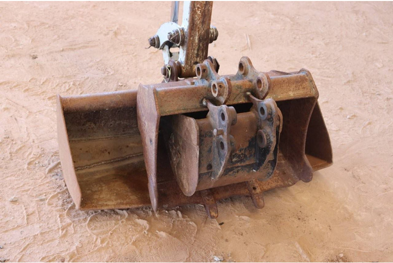 حفارة مُصَّغرة Takeuchi TB216: صورة 15