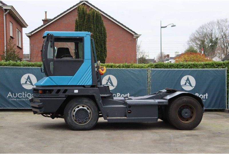 Terberg RT222 - جرار المحطة: صورة 2 Terberg RT222 - جرار المحطة: صورة 2