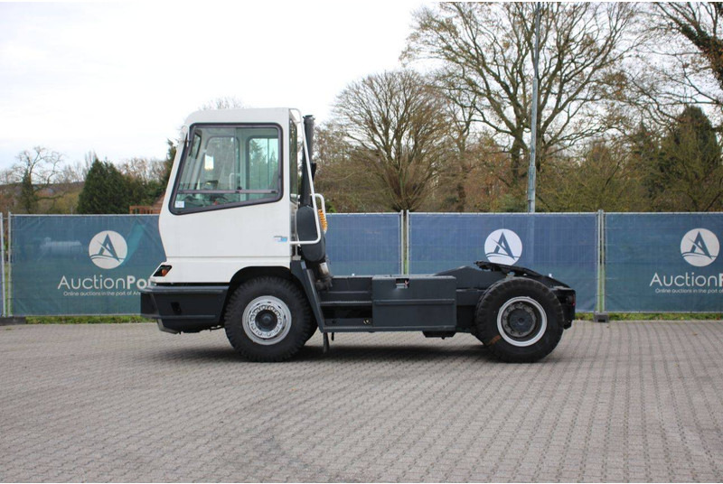 Terberg YT222 - جرار المحطة: صورة 2 Terberg YT222 - جرار المحطة: صورة 2