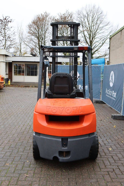 Toyota 02-7FD30 - رافعة شوكية ديزل: صورة 5 Toyota 02-7FD30 - رافعة شوكية ديزل: صورة 5