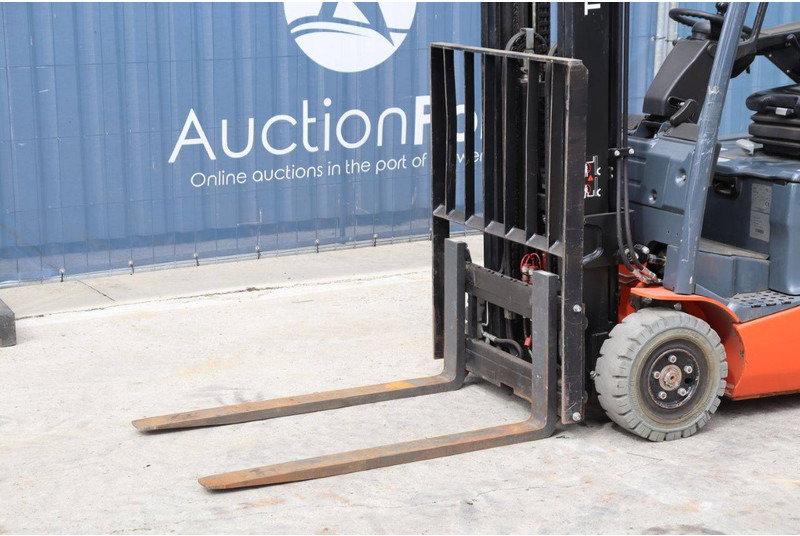 رافعة شوكية كهربائية Toyota 8FBEK18T: صورة 10