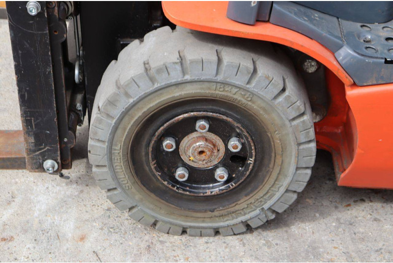 رافعة شوكية كهربائية Toyota 8FBEK18T: صورة 14