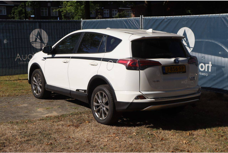 Toyota RAV4 - سيارة دفع رباعي: صورة 4 Toyota RAV4 - سيارة دفع رباعي: صورة 4