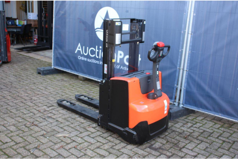 Toyota SWE200D - آلة التكديس: صورة 3 Toyota SWE200D - آلة التكديس: صورة 3