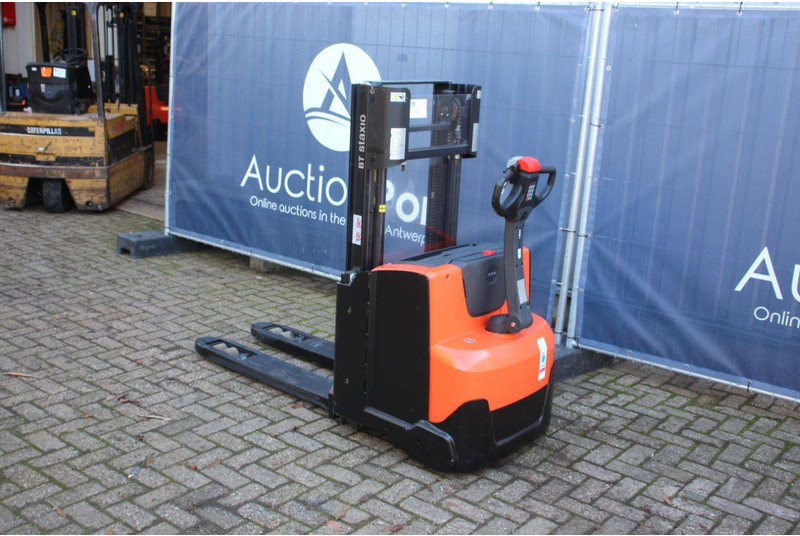 Toyota SWE200D - آلة التكديس: صورة 3 Toyota SWE200D - آلة التكديس: صورة 3