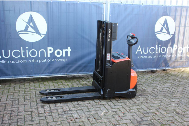 Toyota SWE200D - آلة التكديس: صورة 1 Toyota SWE200D - آلة التكديس: صورة 1