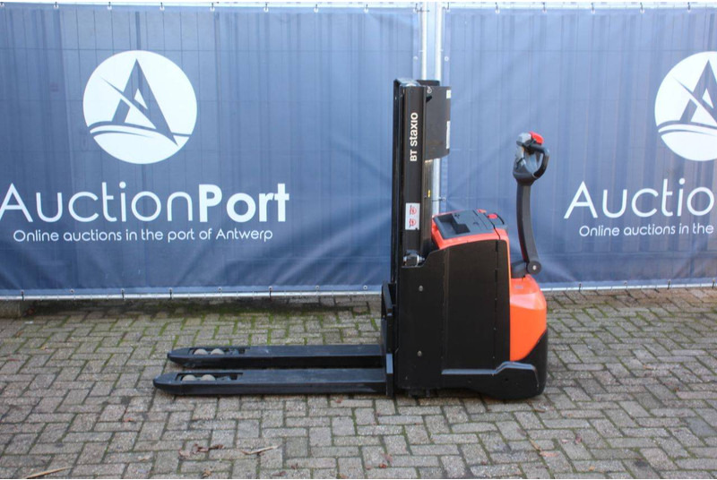 Toyota SWE200D - آلة التكديس: صورة 2 Toyota SWE200D - آلة التكديس: صورة 2