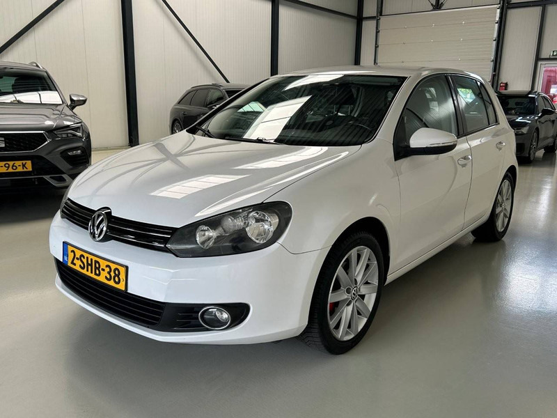 Volkswagen GOLF 1.6 TDI HIGHLINE - سيدان: صورة 1 Volkswagen GOLF 1.6 TDI HIGHLINE - سيدان: صورة 1