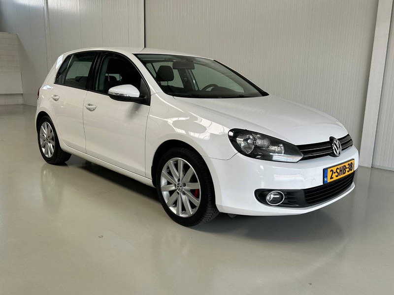 Volkswagen GOLF 1.6 TDI HIGHLINE - سيدان: صورة 2 Volkswagen GOLF 1.6 TDI HIGHLINE - سيدان: صورة 2