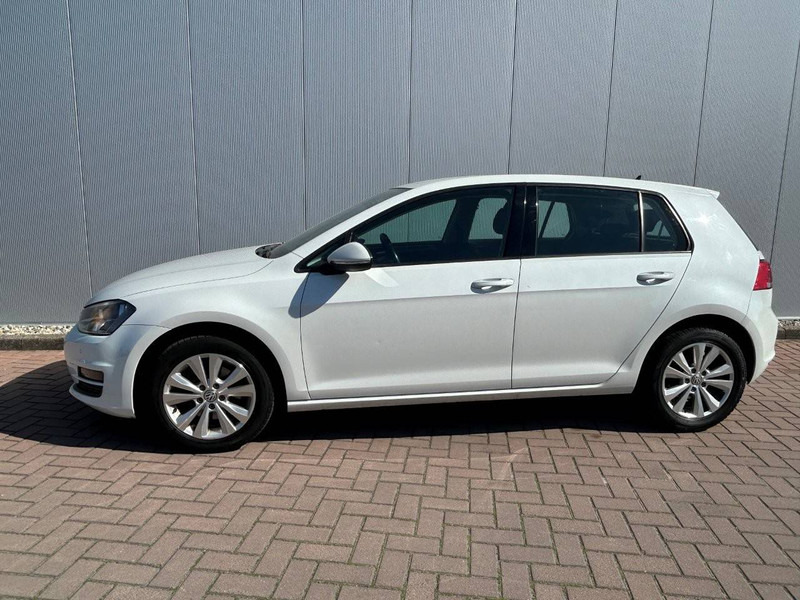Volkswagen Golf - سيارة: صورة 2 Volkswagen Golf - سيارة: صورة 2