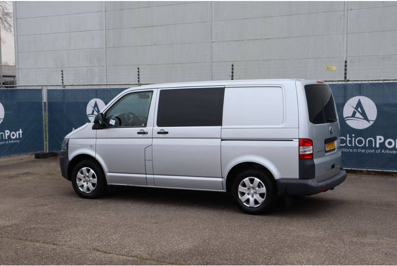 Volkswagen Transporter T5 - فان: صورة 4 Volkswagen Transporter T5 - فان: صورة 4
