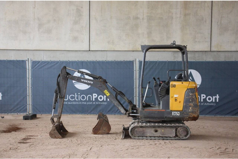 Volvo EC15D - حفارة مُصَّغرة: صورة 2 Volvo EC15D - حفارة مُصَّغرة: صورة 2