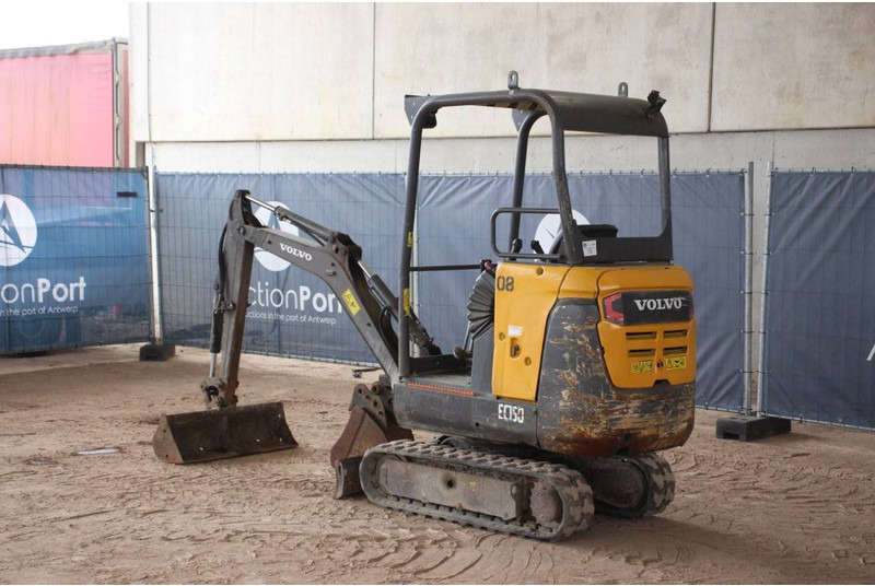 Volvo EC15D - حفارة مُصَّغرة: صورة 3 Volvo EC15D - حفارة مُصَّغرة: صورة 3