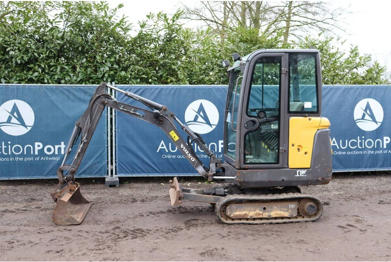 Volvo EC18C - حفارة مُصَّغرة: صورة 1 Volvo EC18C - حفارة مُصَّغرة: صورة 1