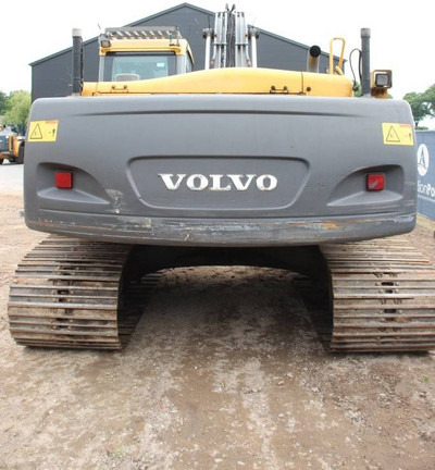Volvo EC240CL - حفار زحاف: صورة 4 Volvo EC240CL - حفار زحاف: صورة 4