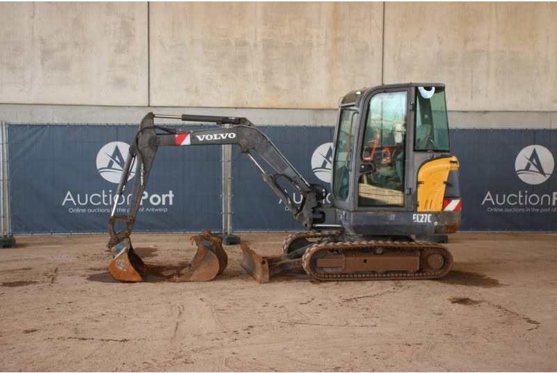 Volvo EC27C - حفار زحاف: صورة 1 Volvo EC27C - حفار زحاف: صورة 1