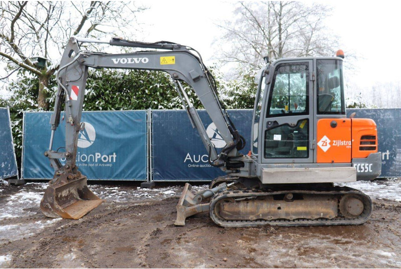 Volvo EC55C - حفار زحاف: صورة 2 Volvo EC55C - حفار زحاف: صورة 2