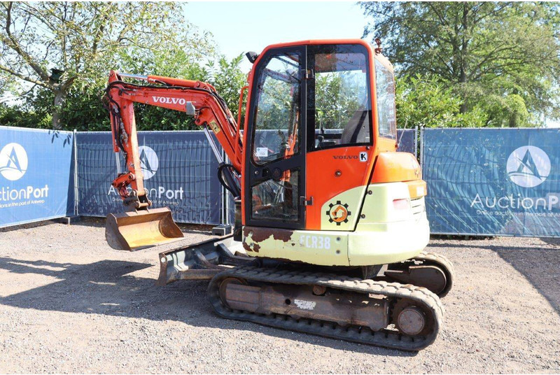 Volvo ECR38 - حفار زحاف: صورة 3 Volvo ECR38 - حفار زحاف: صورة 3