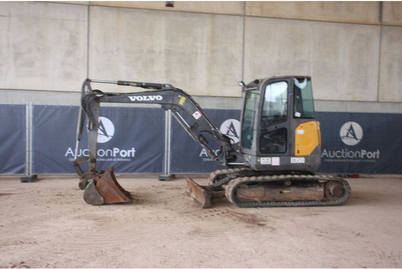 Volvo ECR50D - حفار زحاف: صورة 1 Volvo ECR50D - حفار زحاف: صورة 1