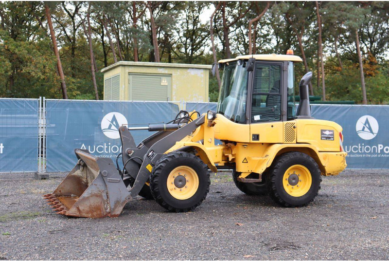 Volvo L30G - اللودر بعجل: صورة 1 Volvo L30G - اللودر بعجل: صورة 1