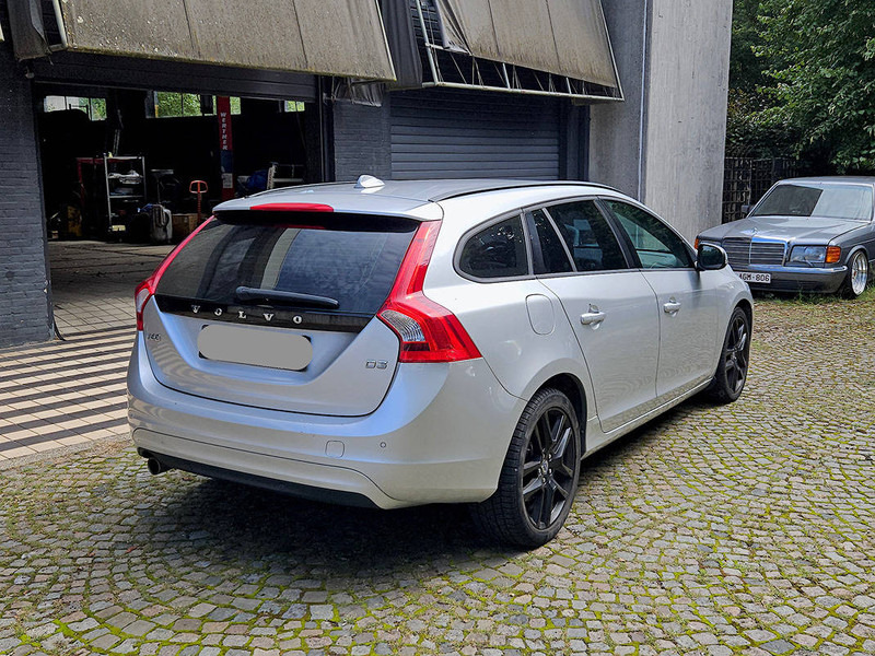 Volvo V60 D3 - سيدان: صورة 5 Volvo V60 D3 - سيدان: صورة 5