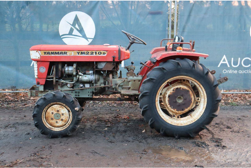 Yanmar YM2210d - جرار: صورة 2 Yanmar YM2210d - جرار: صورة 2