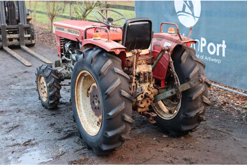 Yanmar YM2210d - جرار: صورة 4 Yanmar YM2210d - جرار: صورة 4