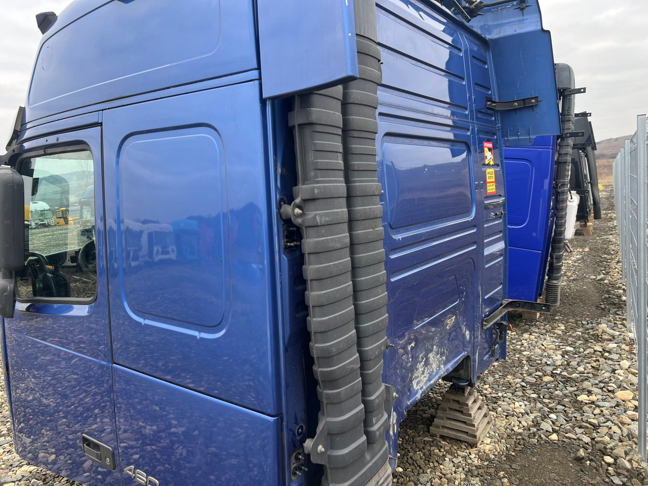 CABINA VOLVO FH13 GLOBETROTTER L2H2 - كابينة - شاحنة: صورة 4 CABINA VOLVO FH13 GLOBETROTTER L2H2 - كابينة - شاحنة: صورة 4
