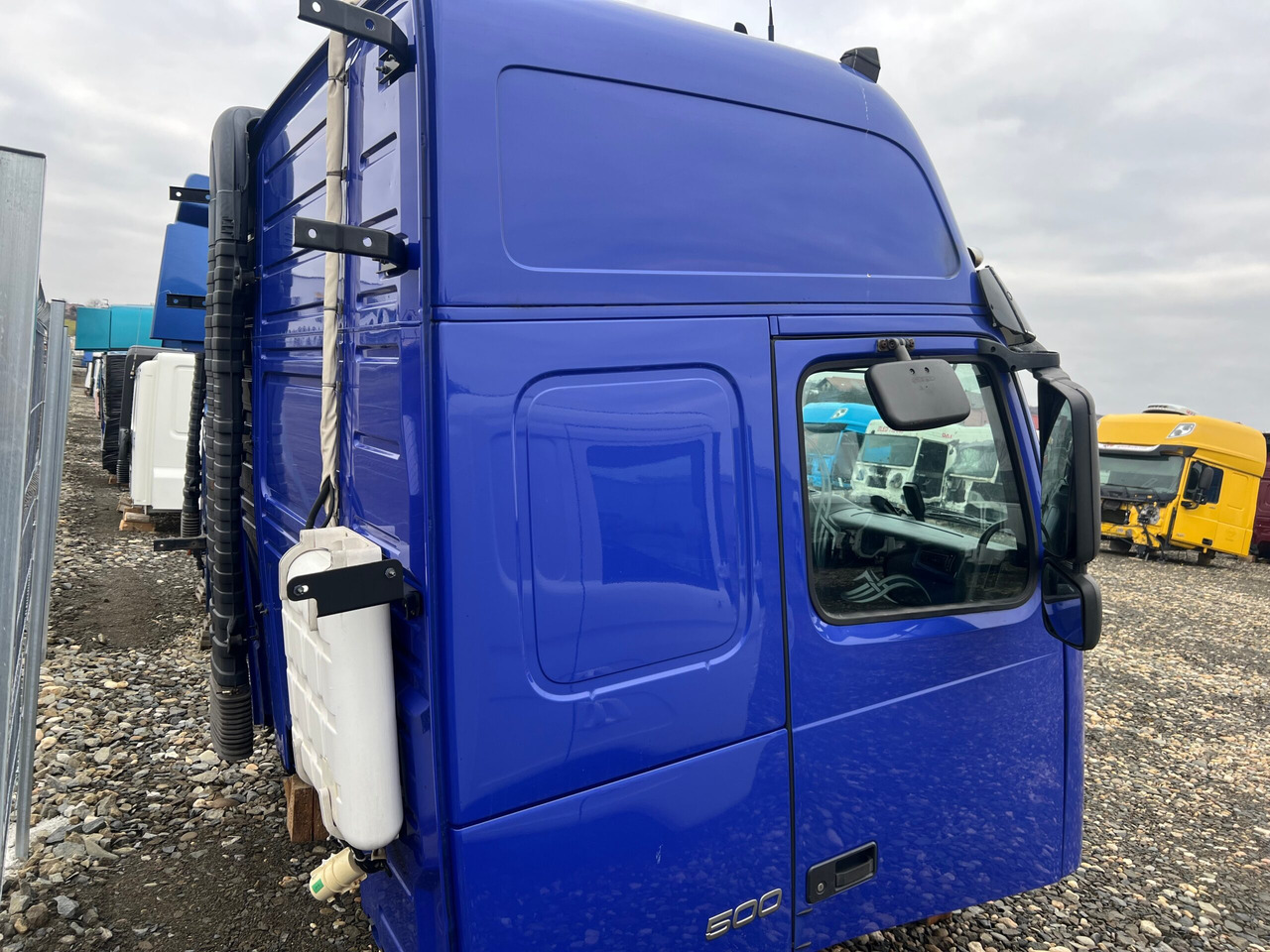 CABINA VOLVO FH13 GLOBETROTTER L2H3 - كابينة - شاحنة: صورة 4 CABINA VOLVO FH13 GLOBETROTTER L2H3 - كابينة - شاحنة: صورة 4
