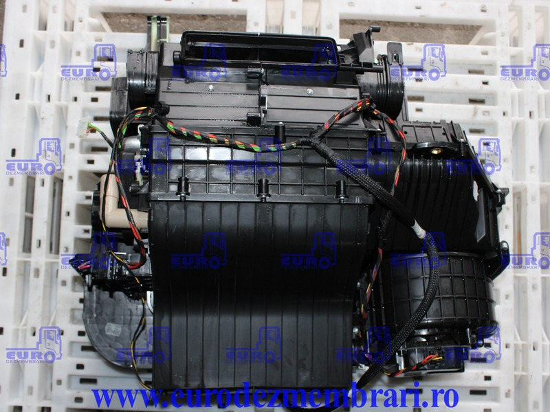 CARCASA SISTEM CLIMATIZARE MERCEDES ACTROS MP4 A9608305560 - جزء تكييف الهواء - شاحنة: صورة 2 CARCASA SISTEM CLIMATIZARE MERCEDES ACTROS MP4 A9608305560 - جزء تكييف الهواء - شاحنة: صورة 2