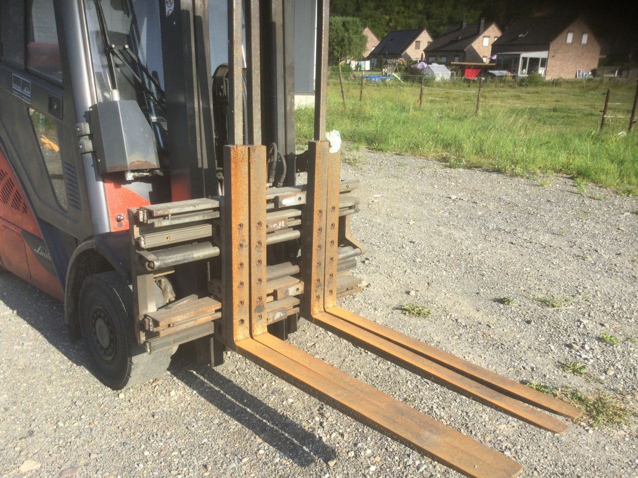 Linde H20T - رافعة شوكية تعمل بالغاز: صورة 4 Linde H20T - رافعة شوكية تعمل بالغاز: صورة 4